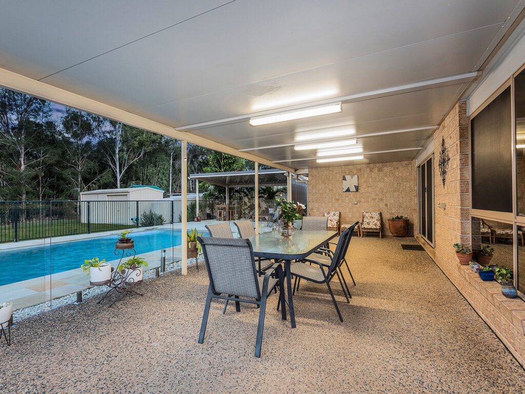 21 Lakeview Drive, Deebing Heights, QLD 4306