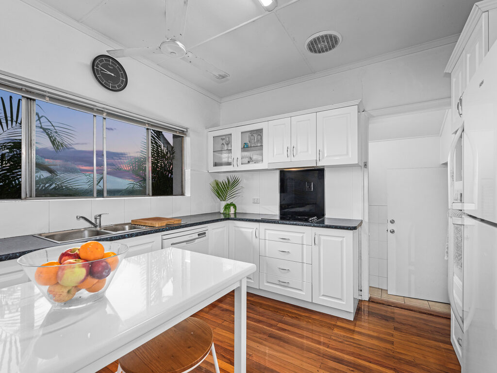 90 Wildey Street, Raceview, QLD 4305