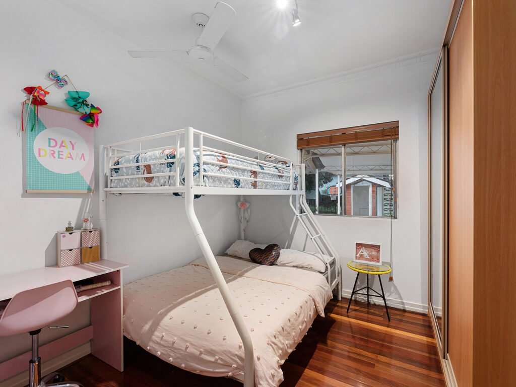 90 Wildey Street, Raceview, QLD 4305