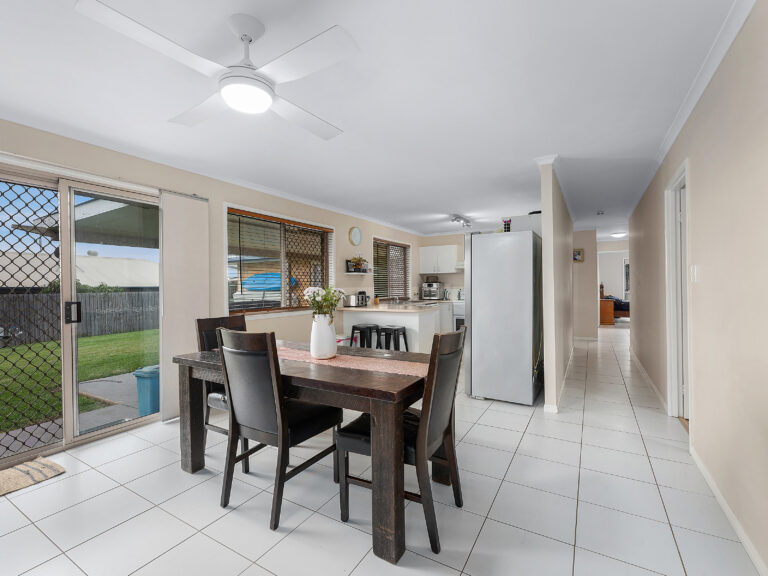 6 Diann Street, Flinders View, QLD 4305