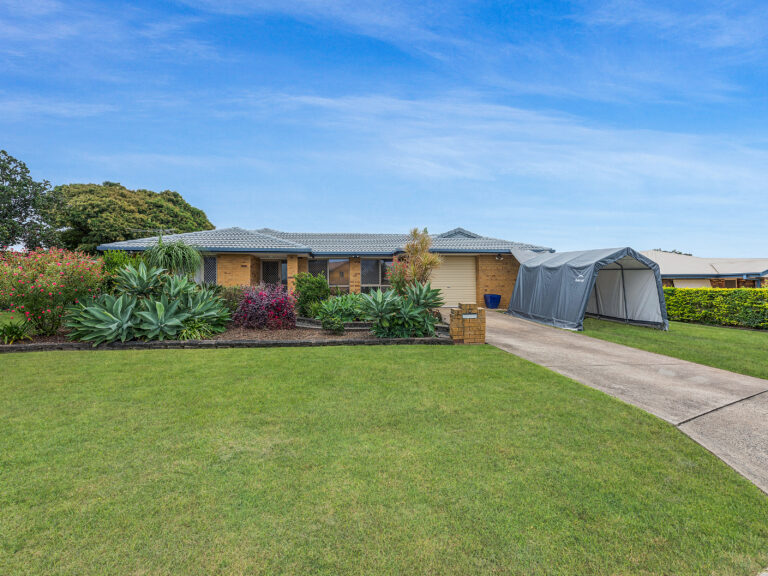 6 Diann Street, Flinders View, QLD 4305