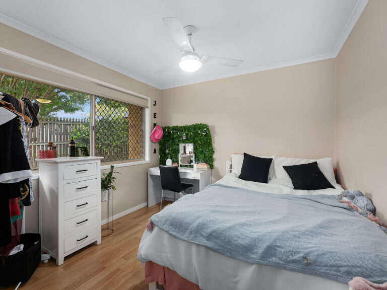 6 Diann Street, Flinders View, QLD 4305