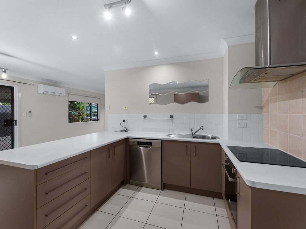 2A Trumpy Street, Silkstone, QLD 4304