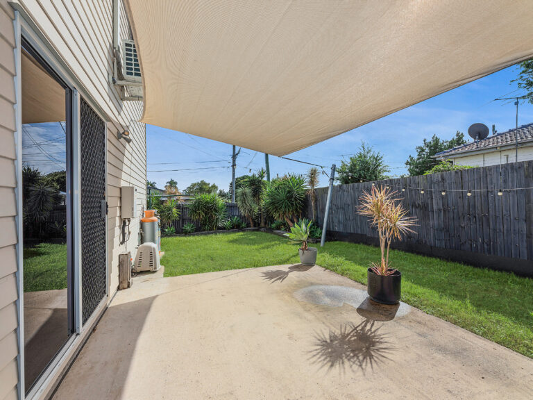 2A Trumpy Street, Silkstone, QLD 4304