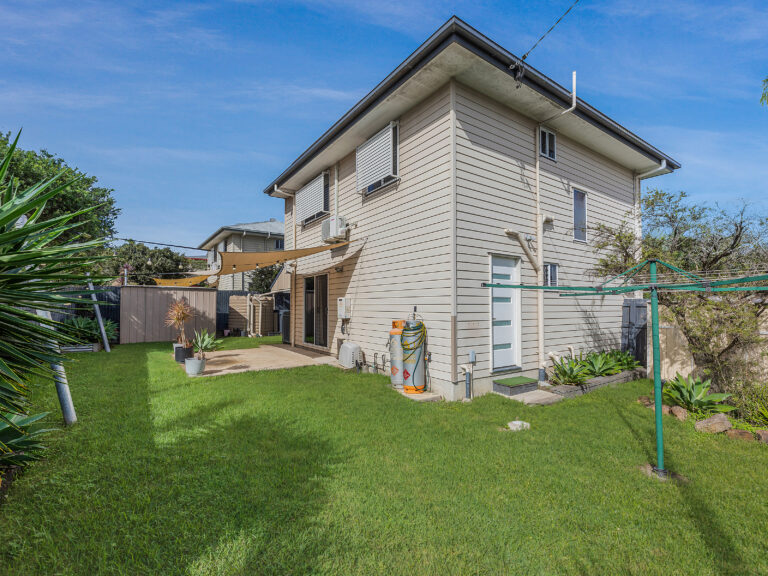 2A Trumpy Street, Silkstone, QLD 4304