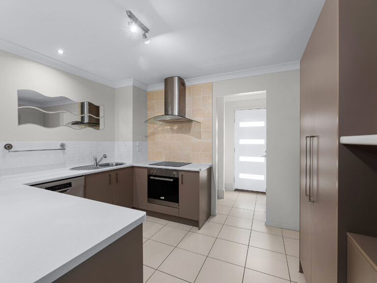 2A Trumpy Street, Silkstone, QLD 4304