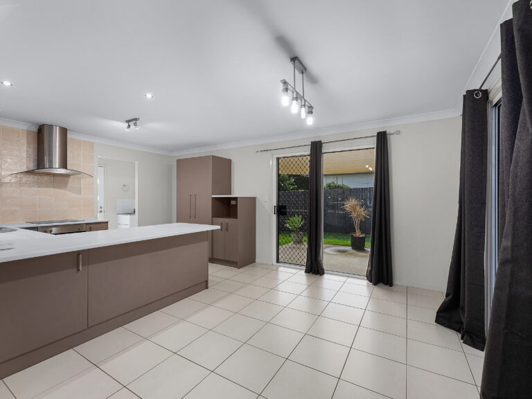 2A Trumpy Street, Silkstone, QLD 4304