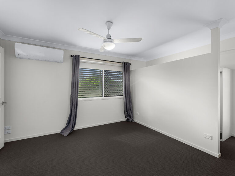 2A Trumpy Street, Silkstone, QLD 4304