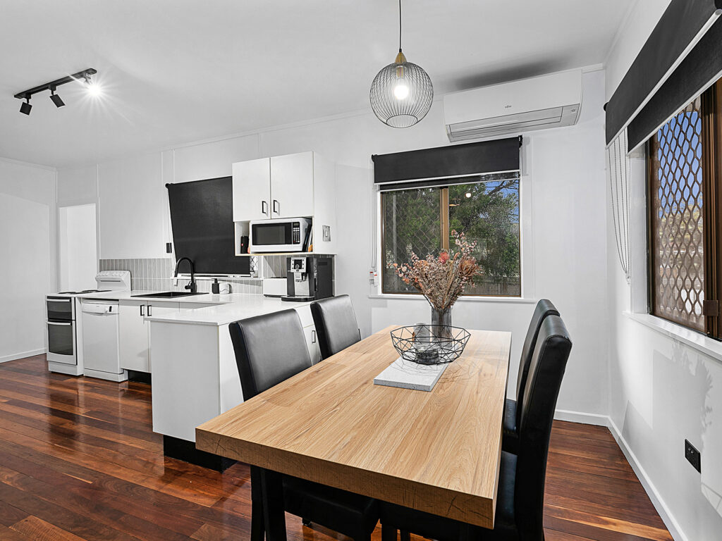 9 Blaxland Street, Eastern Heights, QLD 4305