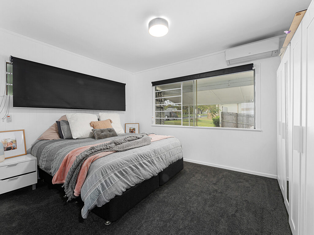 9 Blaxland Street, Eastern Heights, QLD 4305