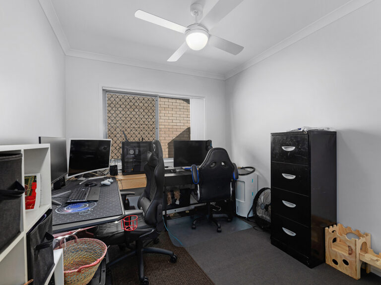 21 Pioneer Street, Redbank Plains, QLD 4301