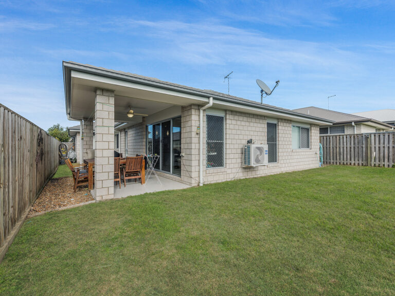 21 Pioneer Street, Redbank Plains, QLD 4301