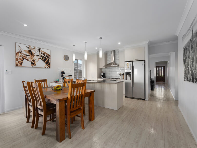 21 Pioneer Street, Redbank Plains, QLD 4301