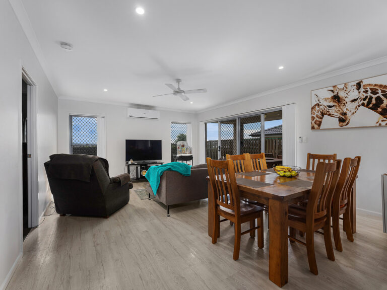 21 Pioneer Street, Redbank Plains, QLD 4301