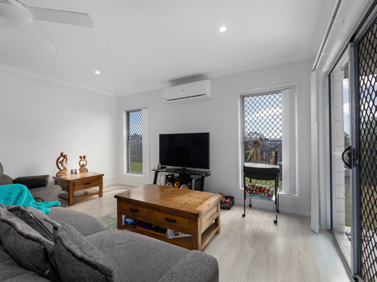 21 Pioneer Street, Redbank Plains, QLD 4301