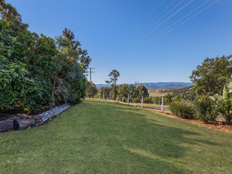116 Annette Road, Lowood, QLD 4311