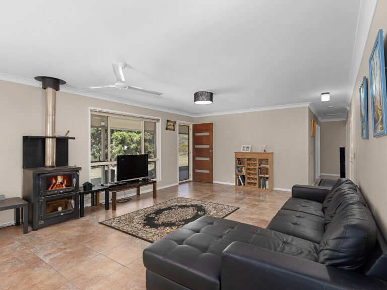 116 Annette Road, Lowood, QLD 4311