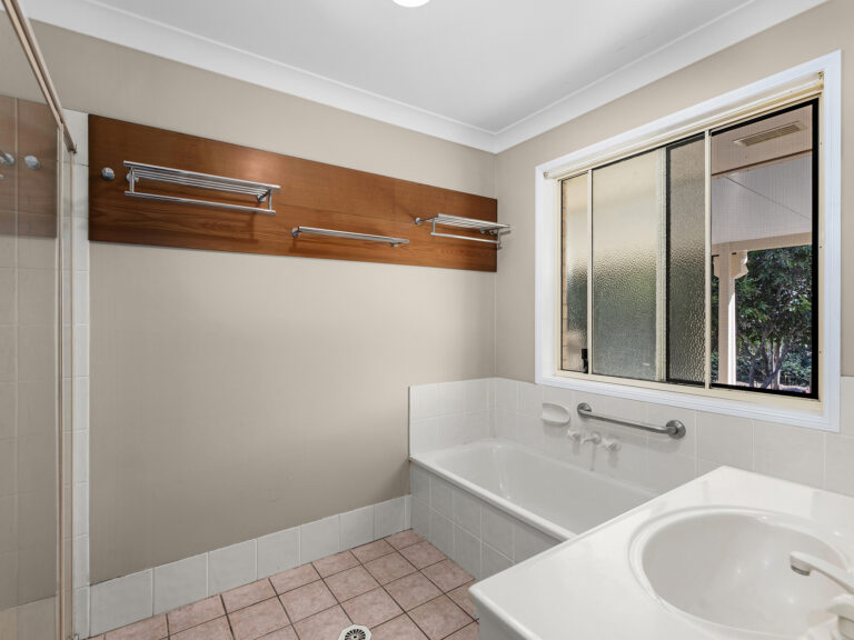 116 Annette Road, Lowood, QLD 4311