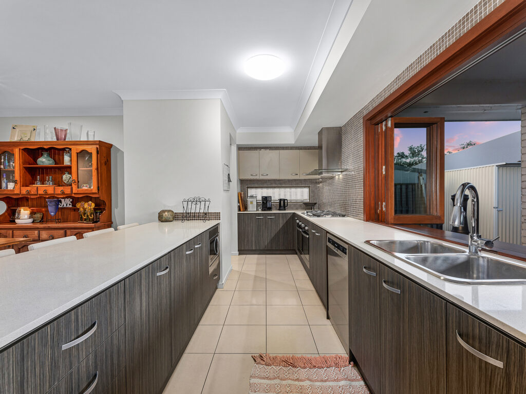 27 Ribbonwood Street, Ripley, QLD 4306