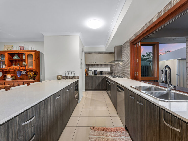 27 Ribbonwood Street, Ripley, QLD 4306