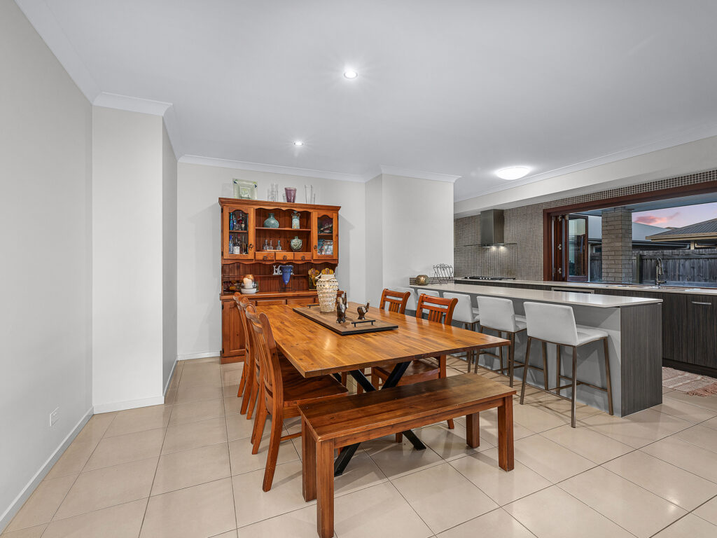 27 Ribbonwood Street, Ripley, QLD 4306