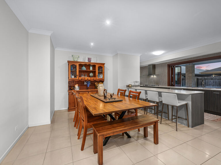 27 Ribbonwood Street, Ripley, QLD 4306