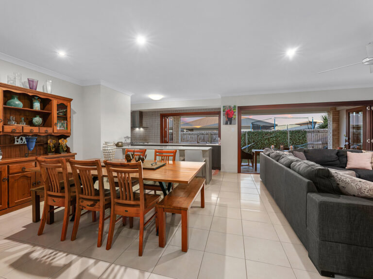 27 Ribbonwood Street, Ripley, QLD 4306