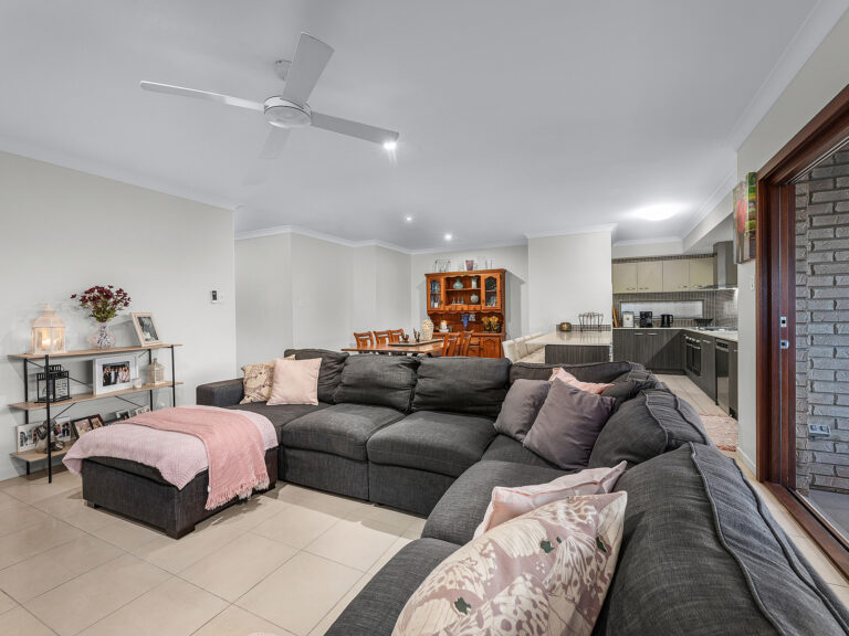 27 Ribbonwood Street, Ripley, QLD 4306