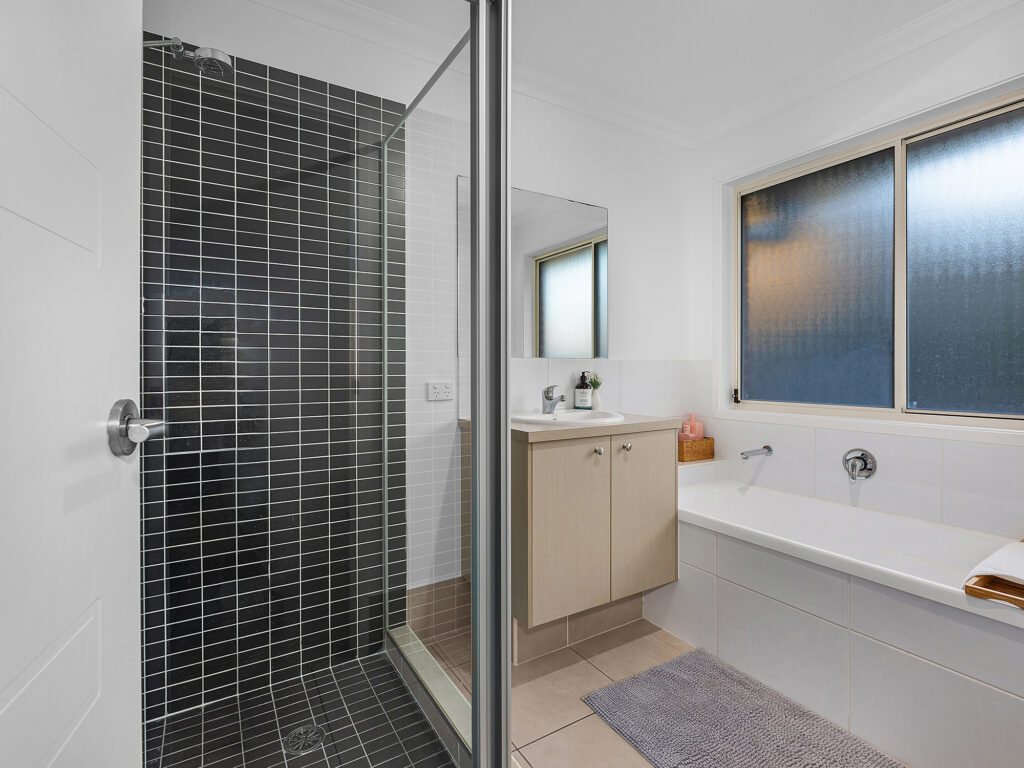 4 Cobbin Circuit, Redbank Plains, QLD 4301