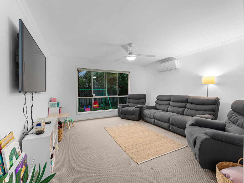 4 Cobbin Circuit, Redbank Plains, QLD 4301