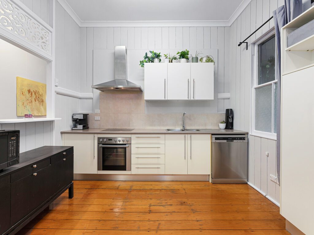 10 Stafford Street, Booval, QLD 4304