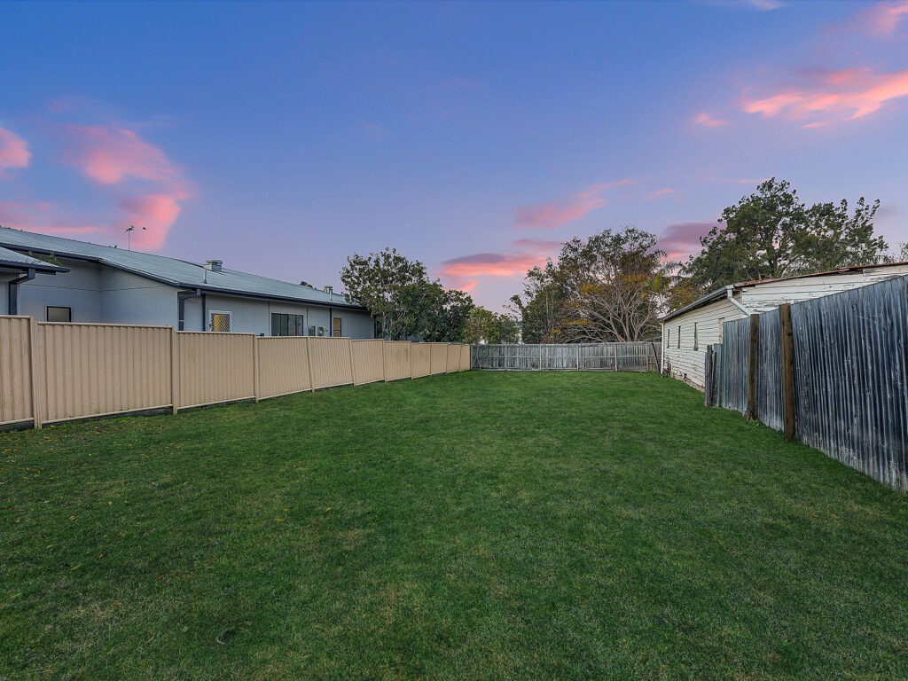 10 Stafford Street, Booval, QLD 4304