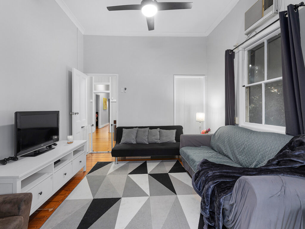 10 Stafford Street, Booval, QLD 4304