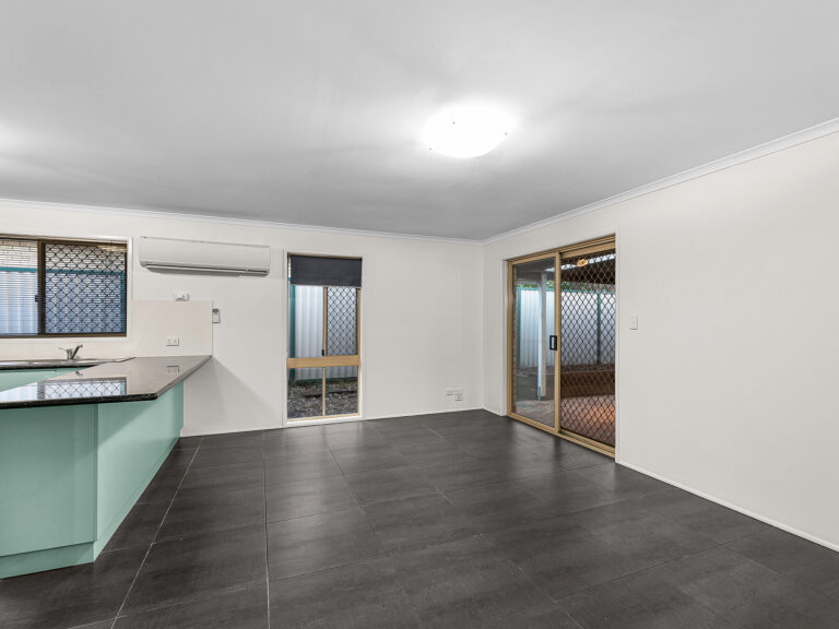 325 South Station Road, Raceview, QLD 4305