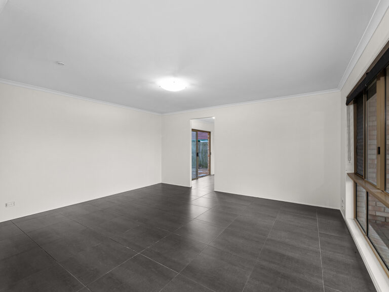 325 South Station Road, Raceview, QLD 4305