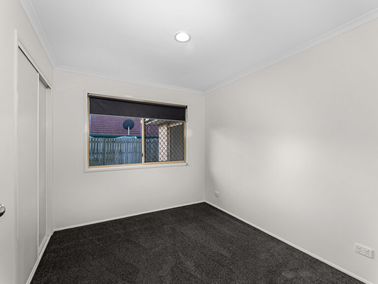 325 South Station Road, Raceview, QLD 4305