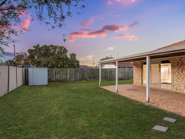 325 South Station Road, Raceview, QLD 4305