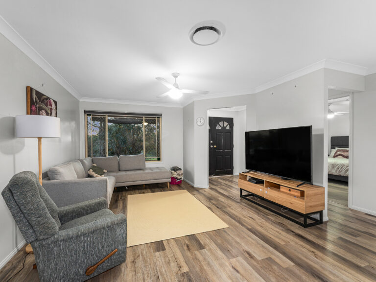 9 Ruby Crescent, Willowbank, QLD 4306