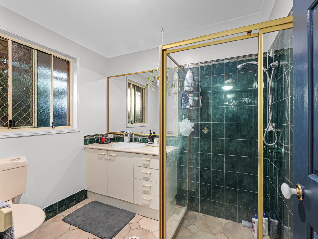 9 Ruby Crescent, Willowbank, QLD 4306