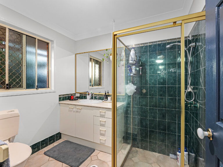 9 Ruby Crescent, Willowbank, QLD 4306