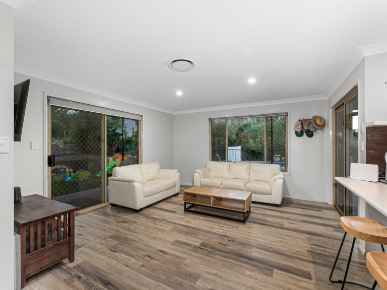 9 Ruby Crescent, Willowbank, QLD 4306