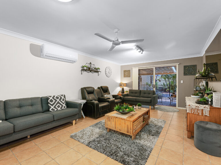13 Chestnut Drive, Flinders View, QLD 4305