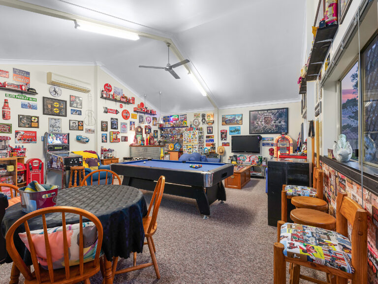 13 Chestnut Drive, Flinders View, QLD 4305