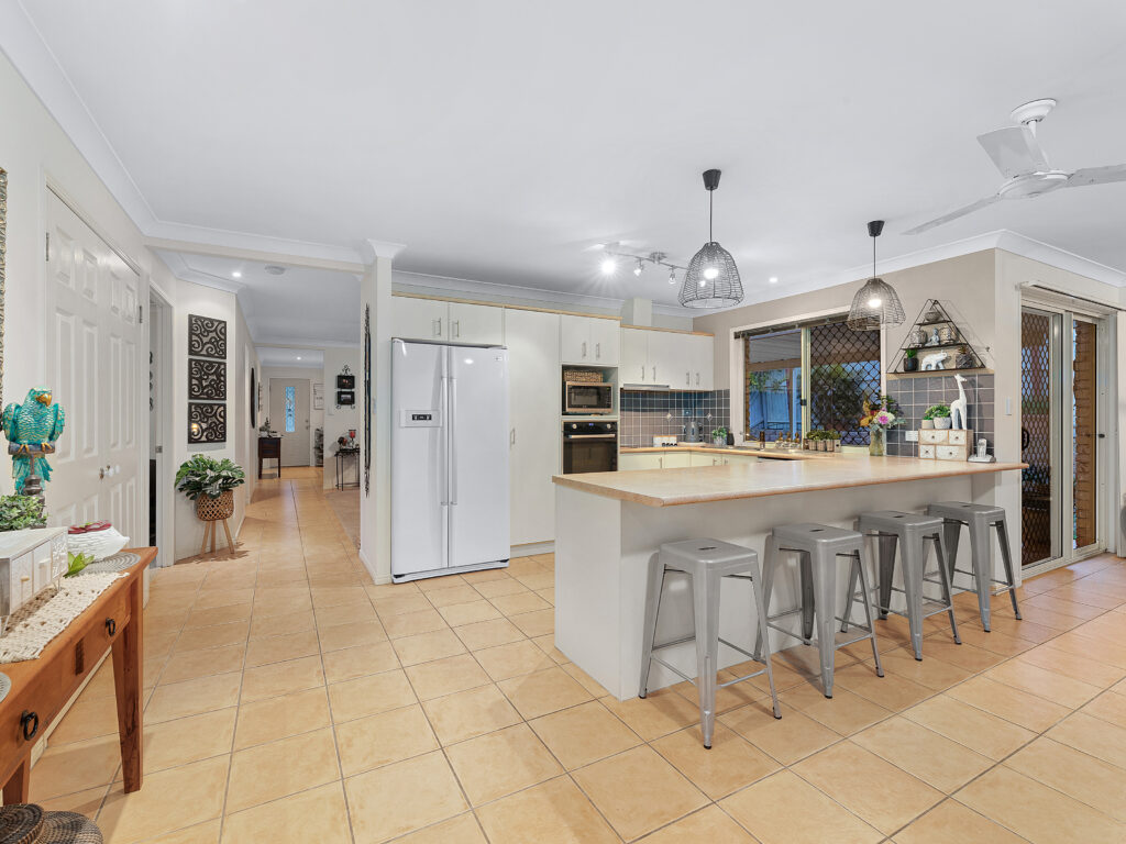 13 Chestnut Drive, Flinders View, QLD 4305