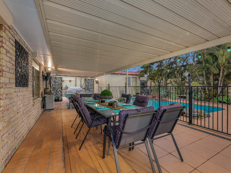 13 Chestnut Drive, Flinders View, QLD 4305