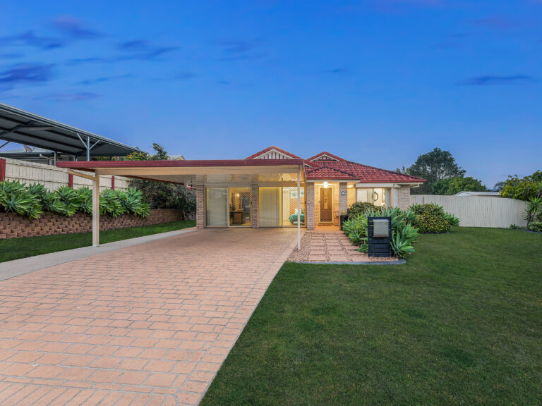 13 Chestnut Drive, Flinders View, QLD 4305