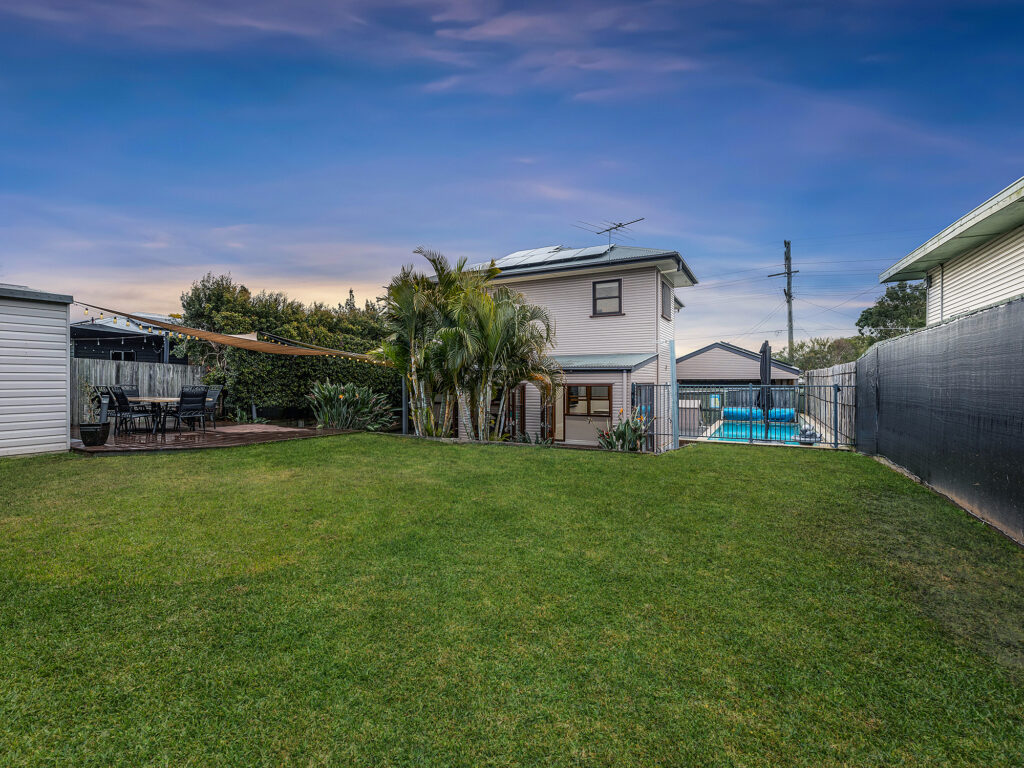 5 Chermside Road, Eastern Heights, QLD 4305