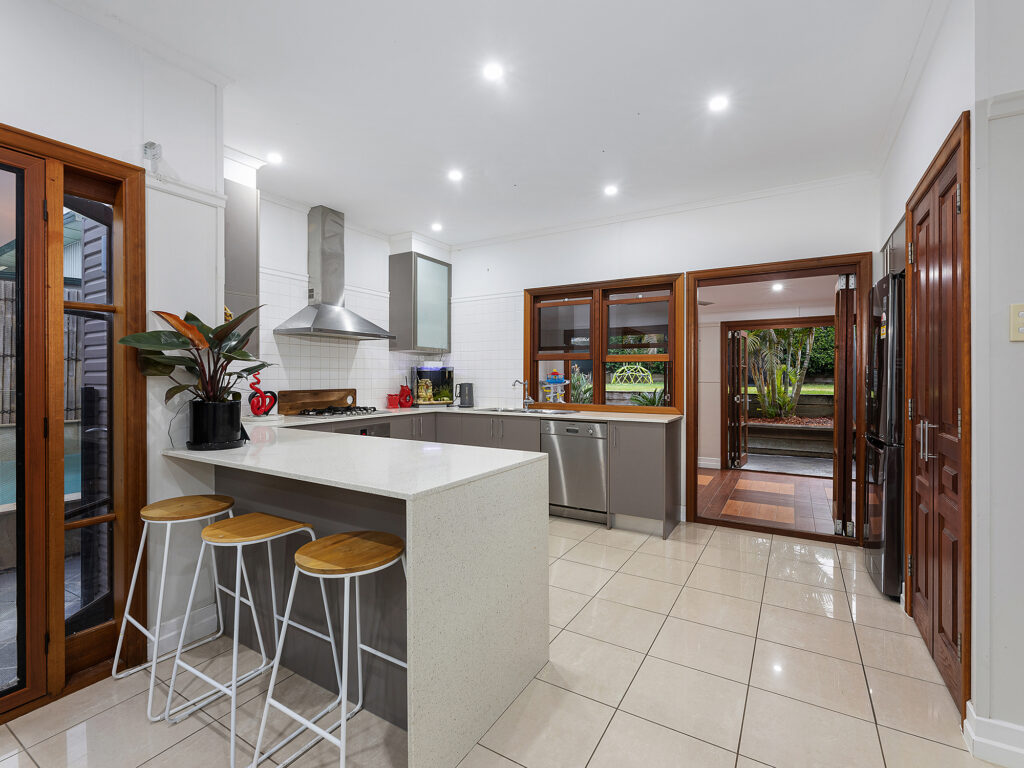 5 Chermside Road, Eastern Heights, QLD 4305