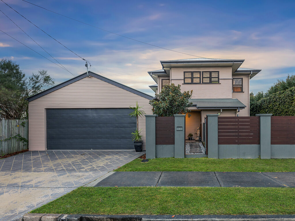 5 Chermside Road, Eastern Heights, QLD 4305