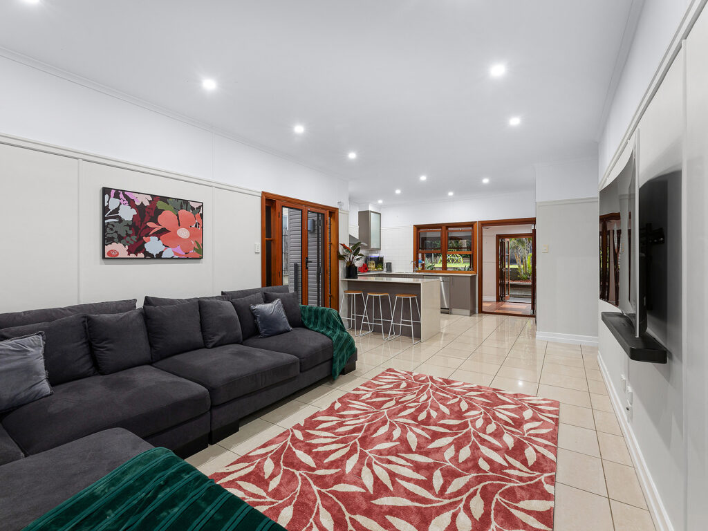 5 Chermside Road, Eastern Heights, QLD 4305